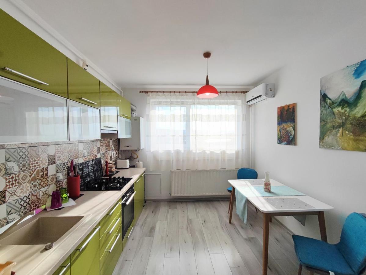 Apartment Quiet And Cozy 2 Bedroom Flat With Free Parking Included